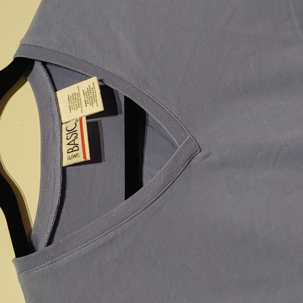 Simply Basic Tshirt - Picture 2 of 4